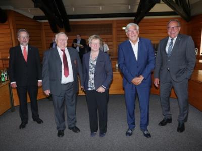 V.l.n.r.: Landrat Dr. Ansgar Müller, Klaus und Elenor Frede, Heinz Breuer von der Senioren-Union, Bürgermeister Bernd Romanski